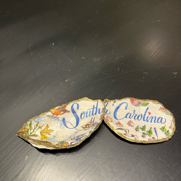 Oyster Shell Art - Picture 2 of 2